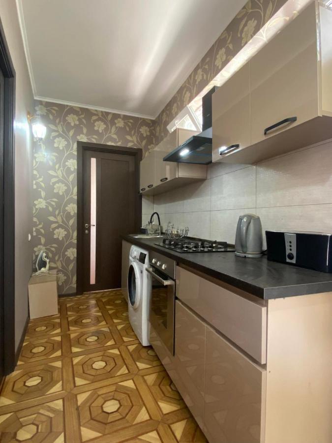 Дом 8 Apartman Tbiliszi Kültér fotó