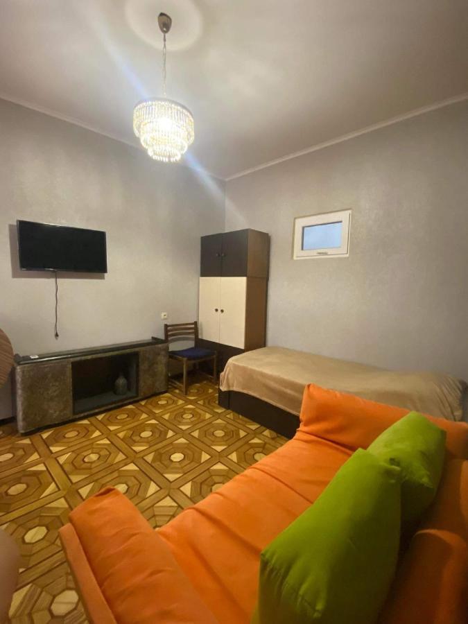 Дом 8 Apartman Tbiliszi Kültér fotó